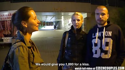 Жорсткий трах красивої дівчини, яка хоче порно відео онлайн інцест випробувати нові оргазми