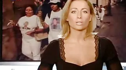 30-річна дівчина дзвонить своєму коханцеві, і мачо besplatna porno трахає сучку раком