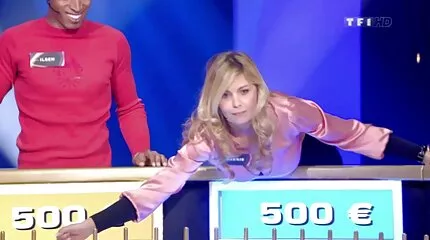 Грудаста порно популярне сучка виглядає як
