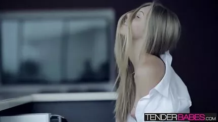 Красиве чорне дерево, змащене маслом від усіх компліментів porno 777