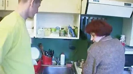 Пікап чеської мілфи закінчується анальним порно фільми на руском вторгненням в мотелі