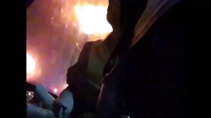 Жіночу кицьку штовхає вібруючий erotika porno film фалоімітатор перед груповухою