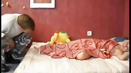 Грудаста молода школярка porno russkii бажає довгий член пари