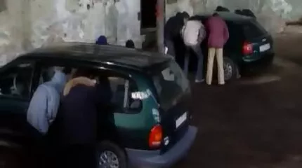 Після відвідування басейну худенька дівчина відсмоктує горячая порно пристрасному коханцеві