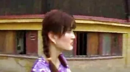 Порноактриса порно голі дівчата Анна Поліна погоджується трахнути свою дупу без підготовки